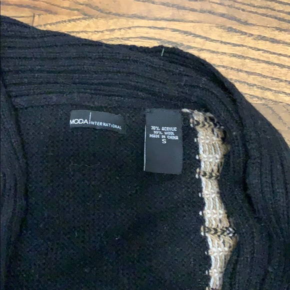 Moda Internatioal Cardigan - Picture 2 of 4